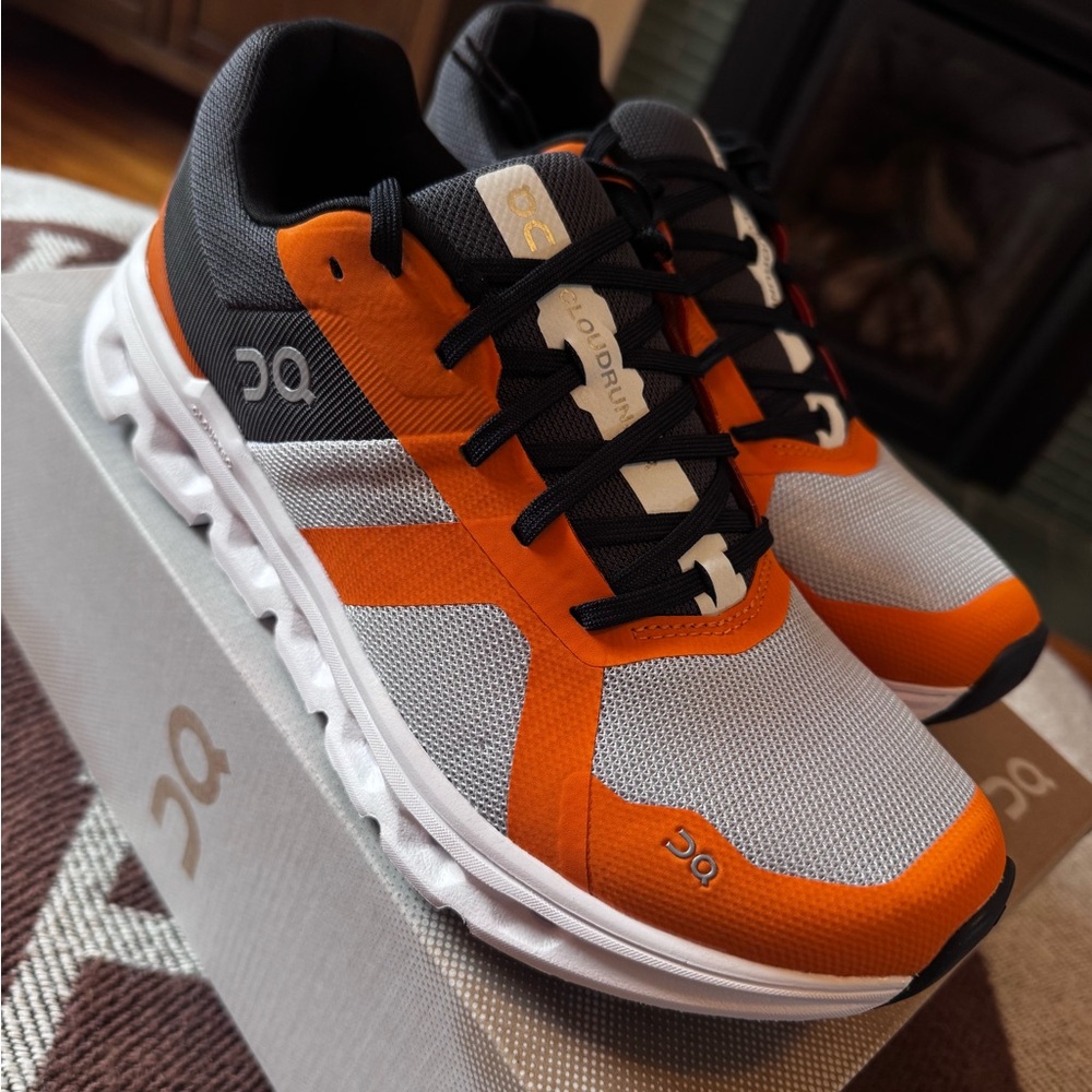 On Cloud Running “Cloudrunner”  7.5 men’s orange/grey new in box